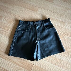 Abercrombie & Fitch Dad Short High Rise Vegan Leather 26/2